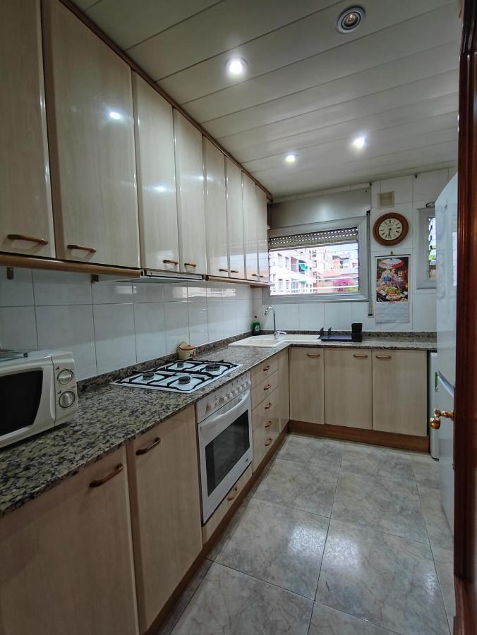 Lg Downtown Sabadell Apartment Luaran gambar